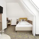 Hotel Hotel 3*
