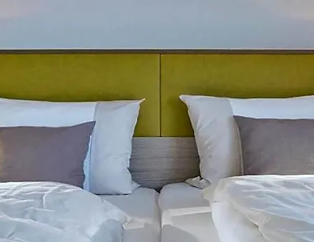 Hotel 3* באד צווישנהם