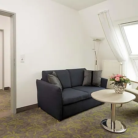 Hotel מלון 3*