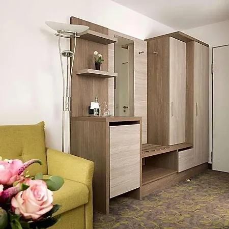 Hotel מלון